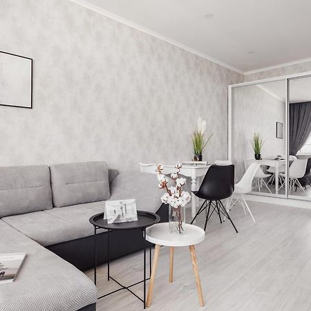 Sea & Sky Apartments Odesa Habitación foto