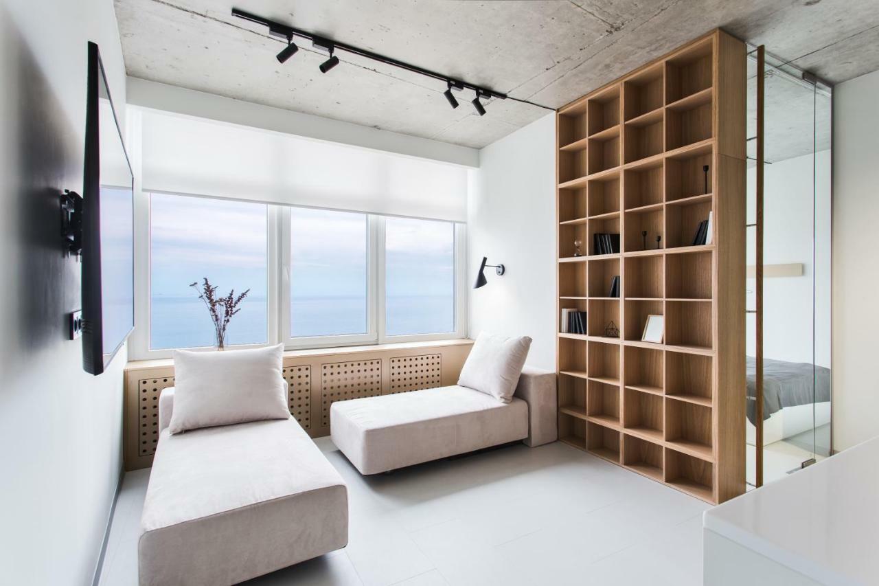 Sea & Sky Apartments Odesa Habitación foto